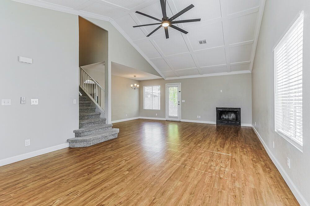 441 S Maple photo 4