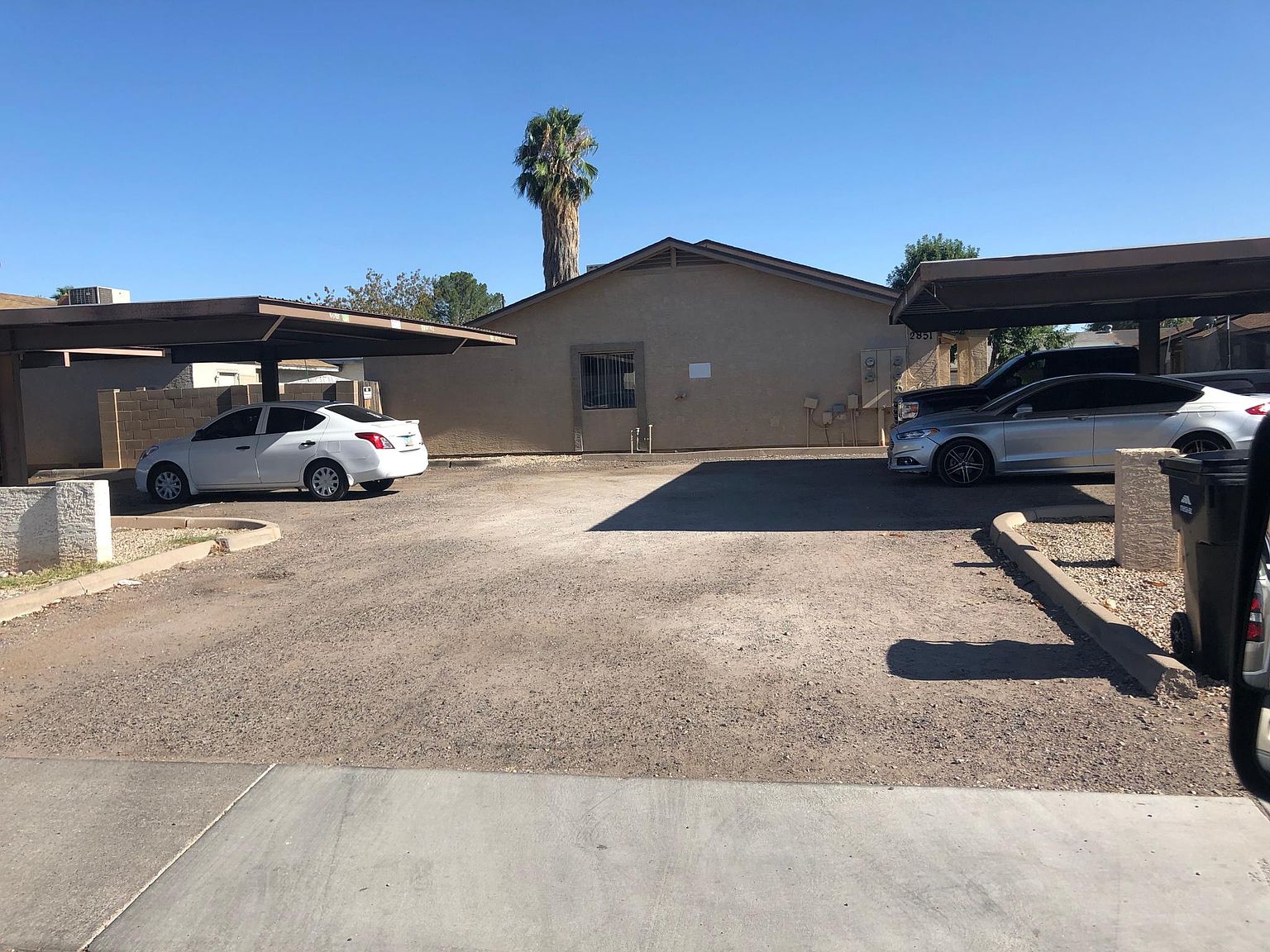 2851 E Capri Cir photo 2