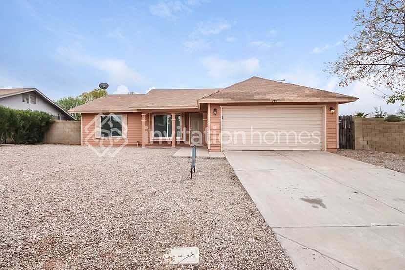 2551 E Diamond Cir Mesa, AZ 85204 photo 3