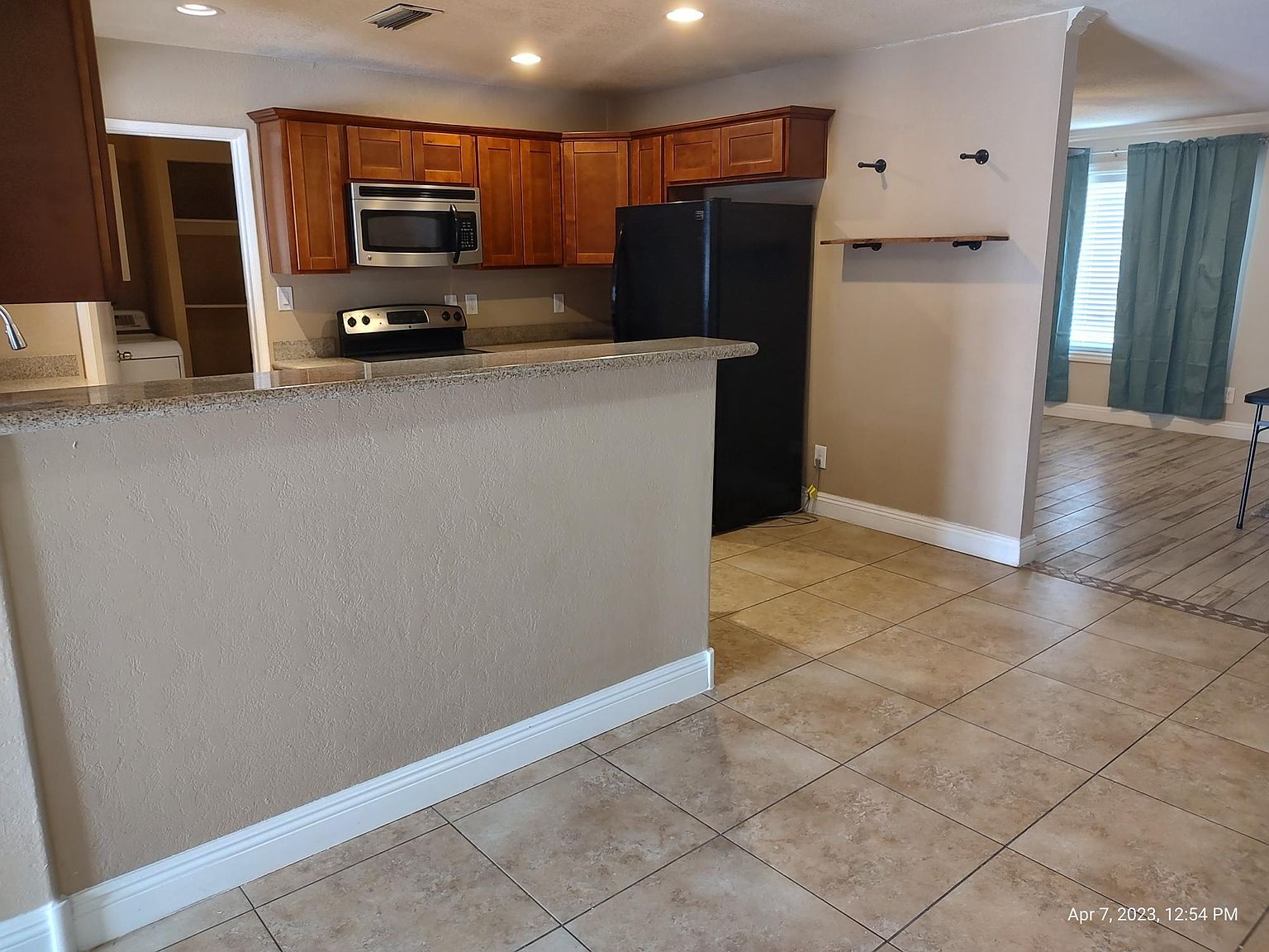 955 S 33rd Pl photo 3