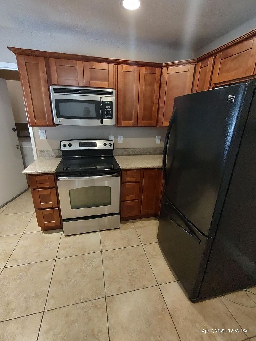 955 S 33rd Pl photo 4