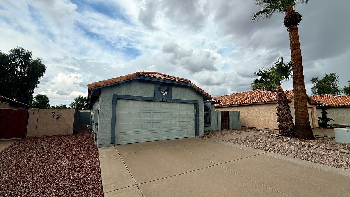 1332 S Parkcrest photo 2
