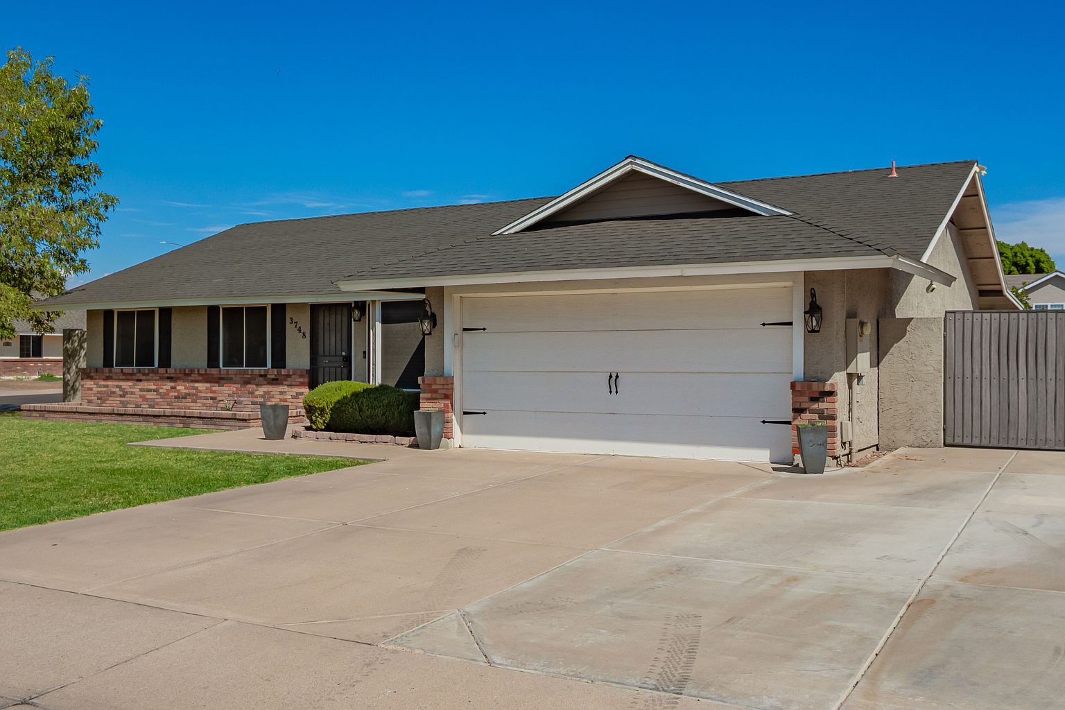 3748 E Gable Ave photo 2