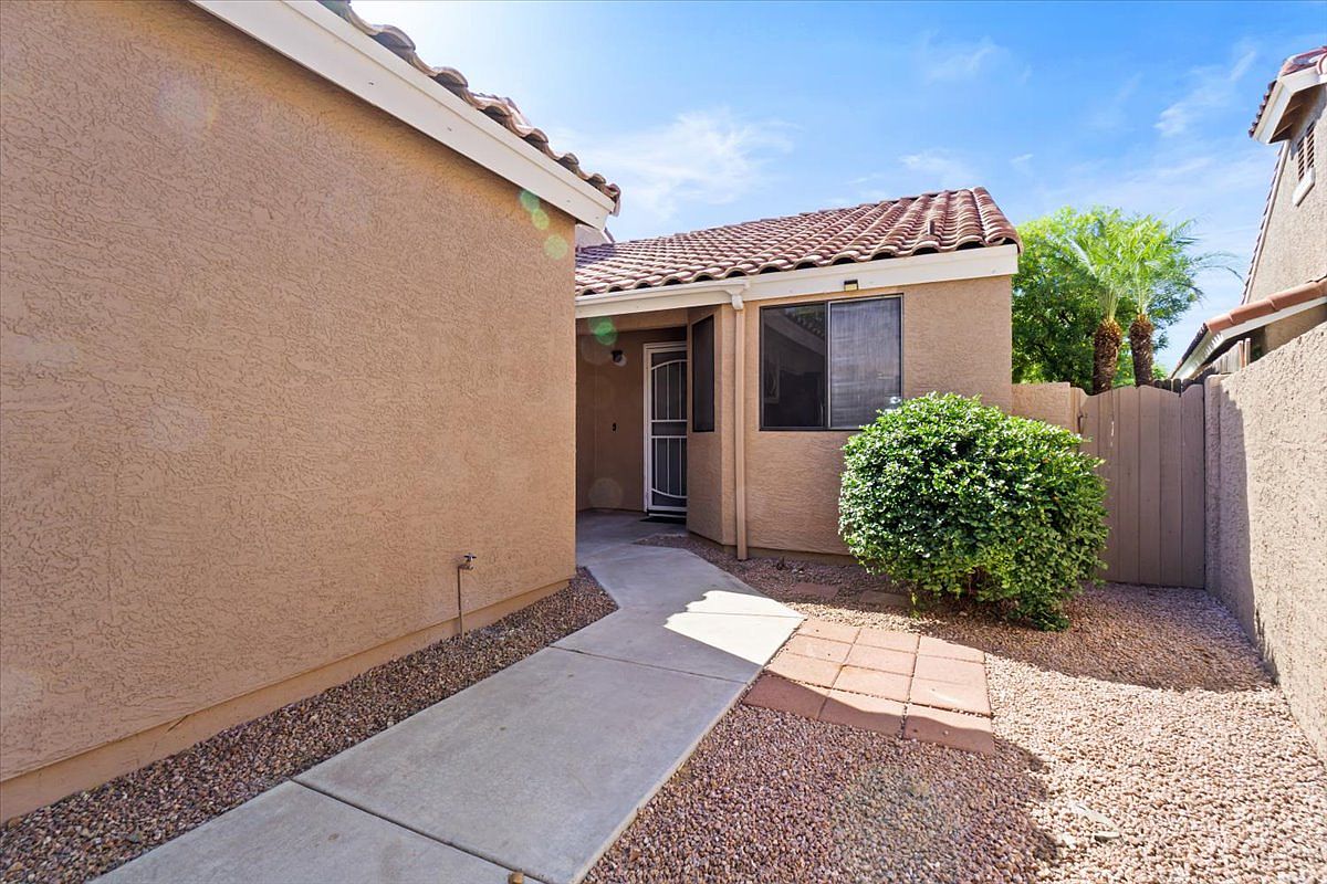 3510 E Hampton Ave photo 5