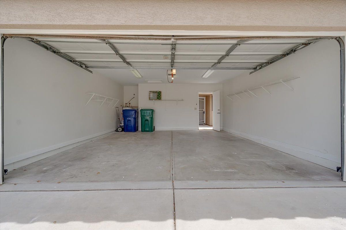 3510 E Hampton Ave photo 4