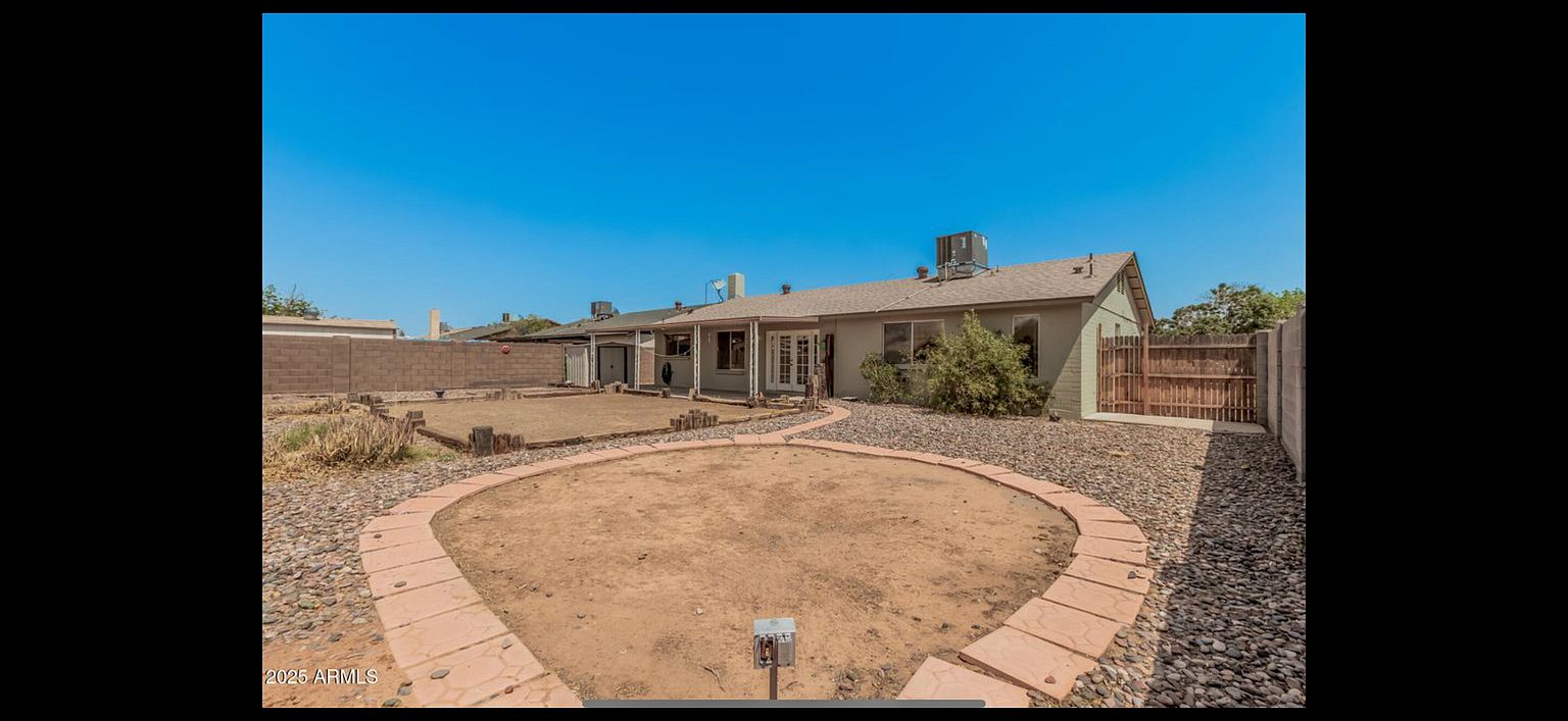 2447 E Holmes Ave photo 5