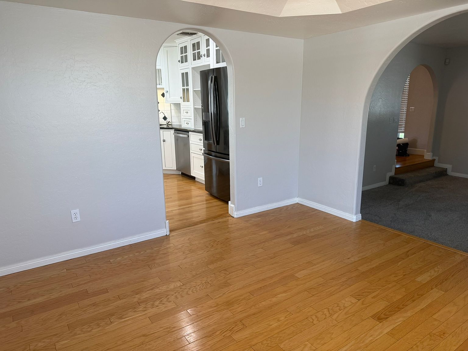 2666 E Hope St photo 4
