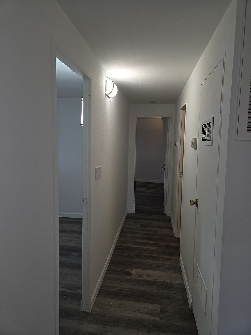 2050 N 28th Pl photo 5