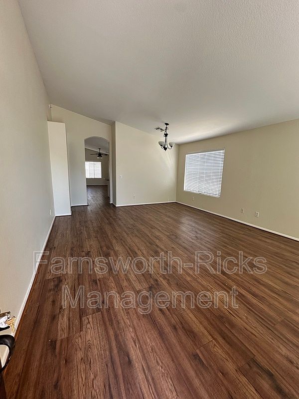 5730 E Holmes Ave photo 2