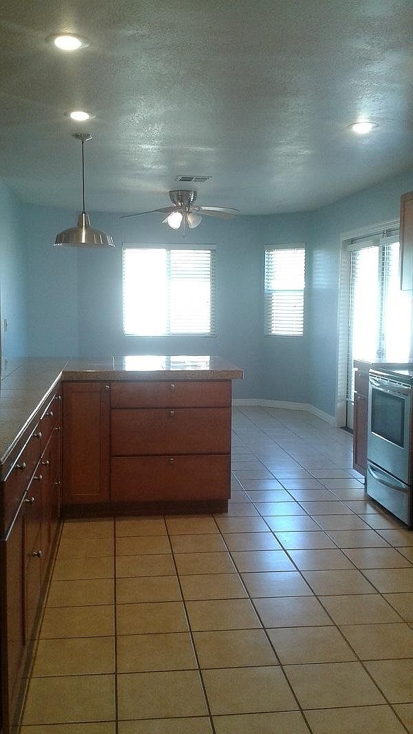 6210 E Camelot Dr photo 2