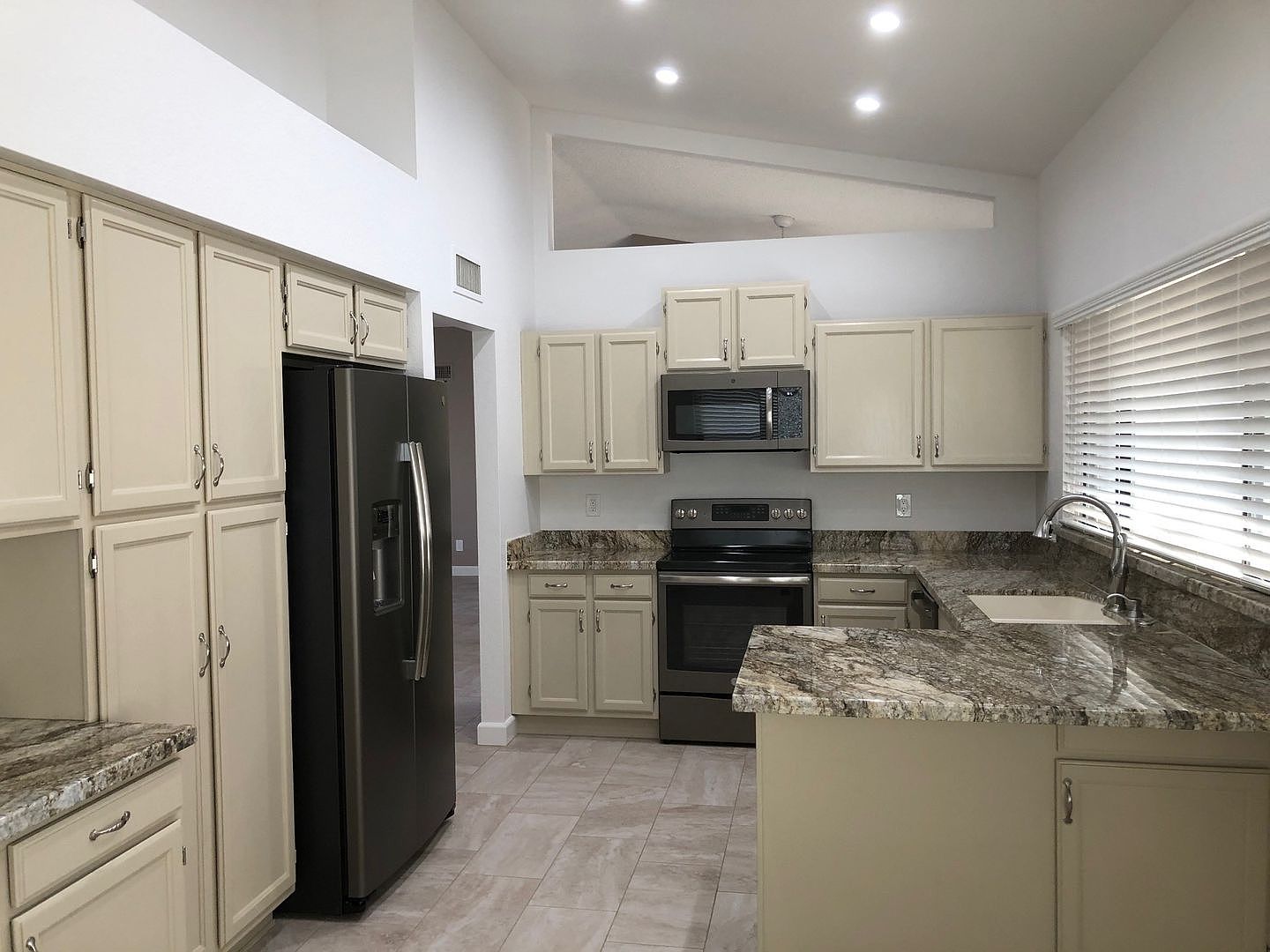 2343 Leisure World Mesa, AZ 85206 photo 2