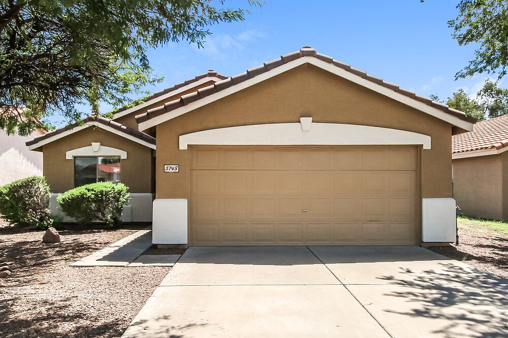 5743 E Flossmoor Cir Mesa, AZ 85206 photo 2