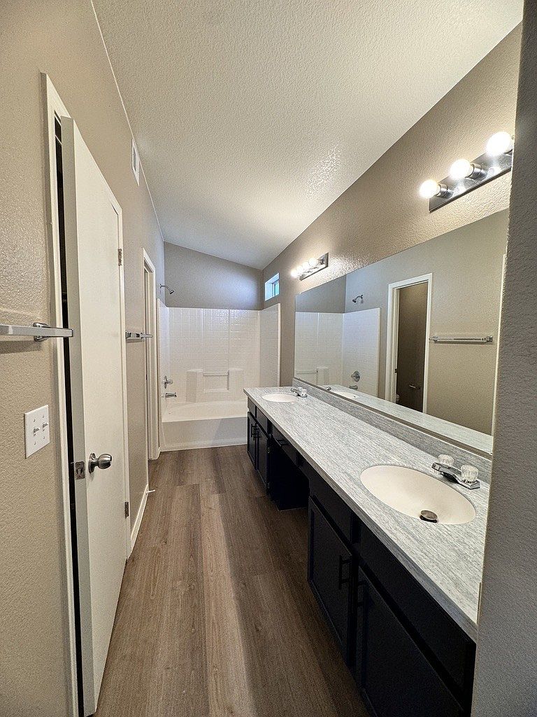 10453 N 76th Dr Peoria, AZ 85345 photo 4
