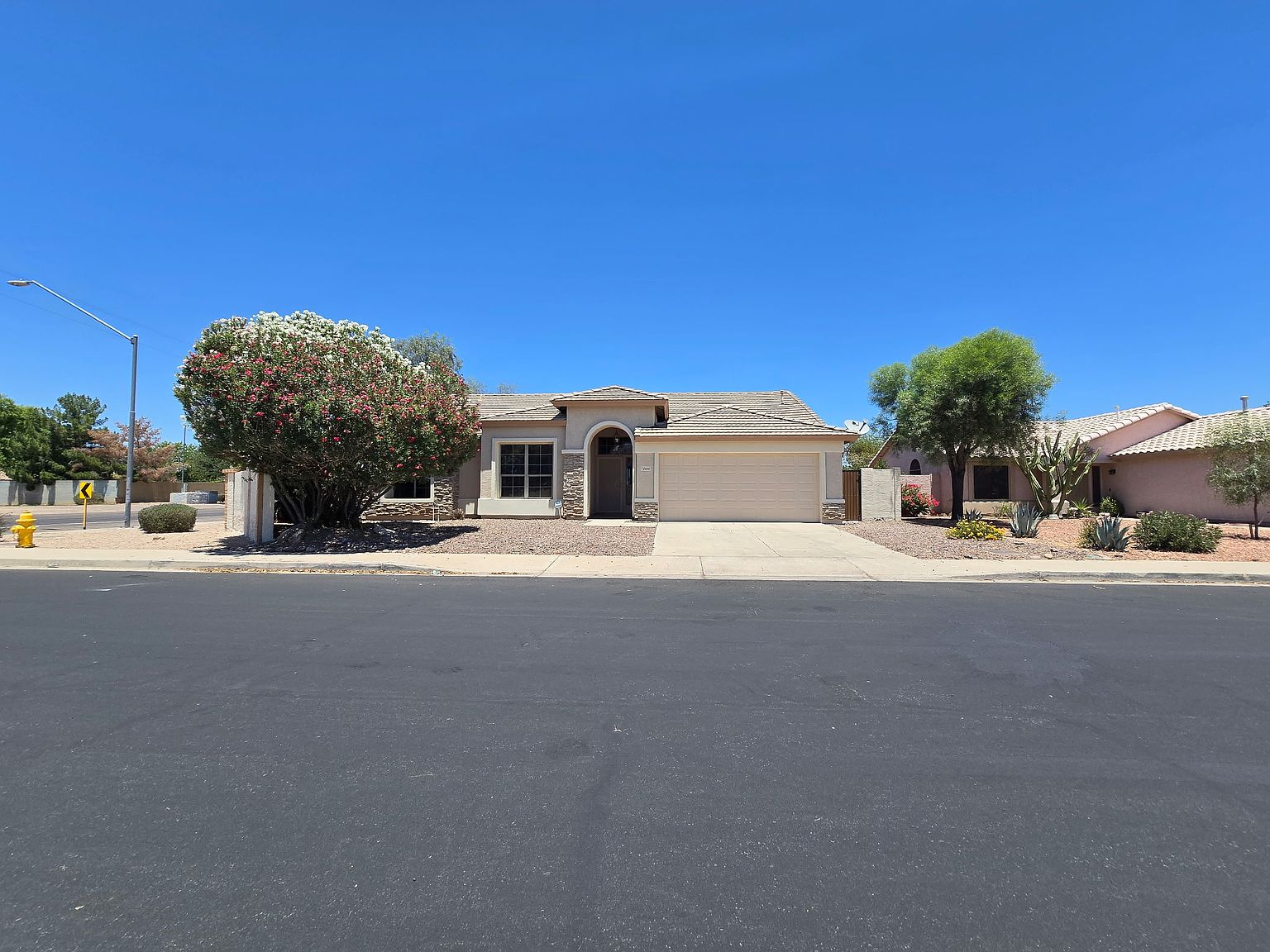 8228 W Palmaire Ave Glendale, AZ 85303 photo 4