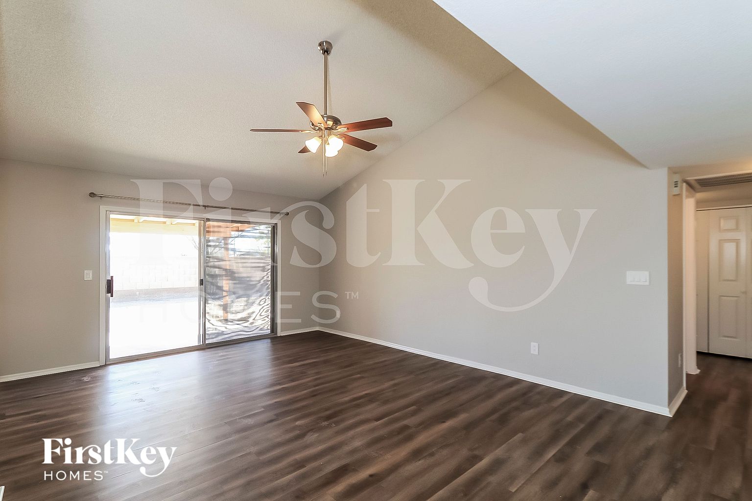 8603 W Diana Ave Peoria, AZ 85345 photo 4