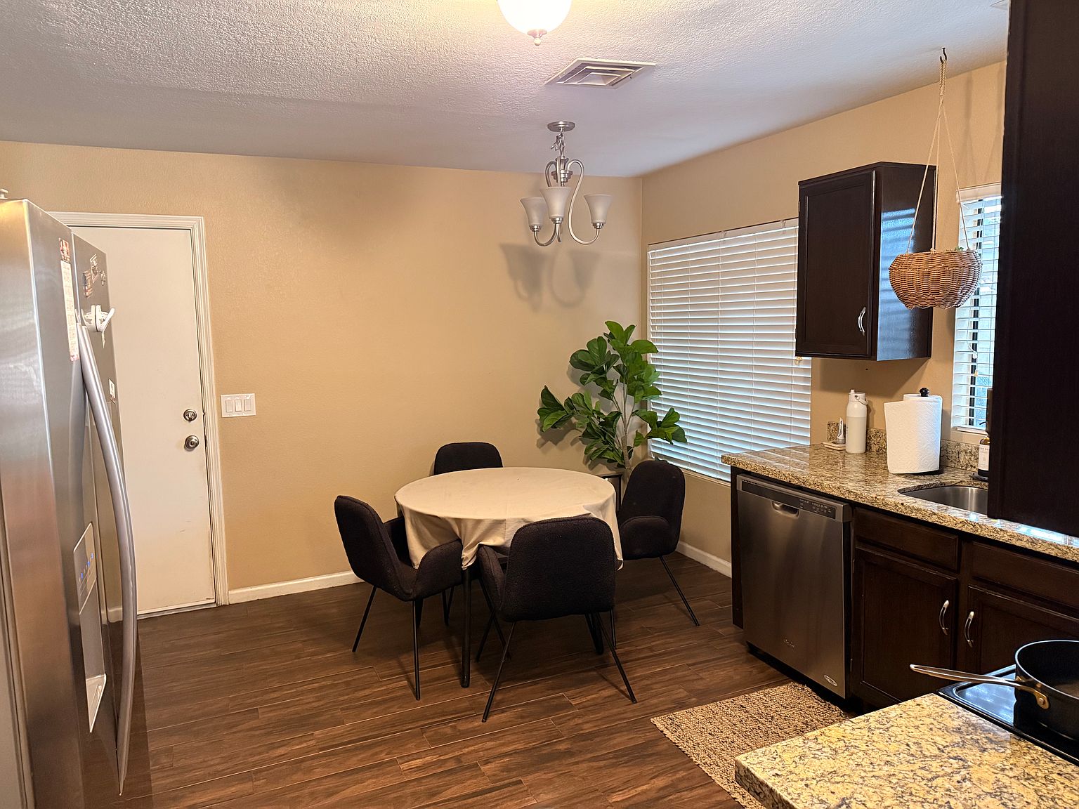 8802 W Orchid Ln photo 5
