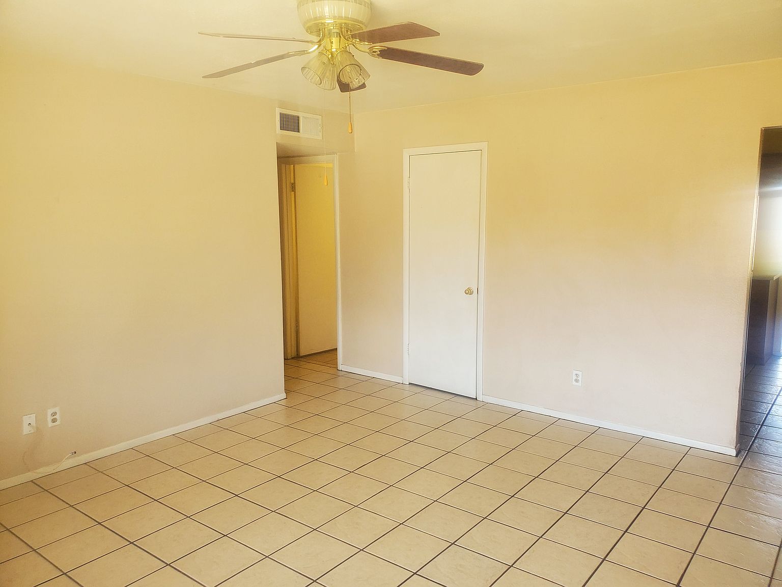 8822 W Sahuaro Dr photo 4