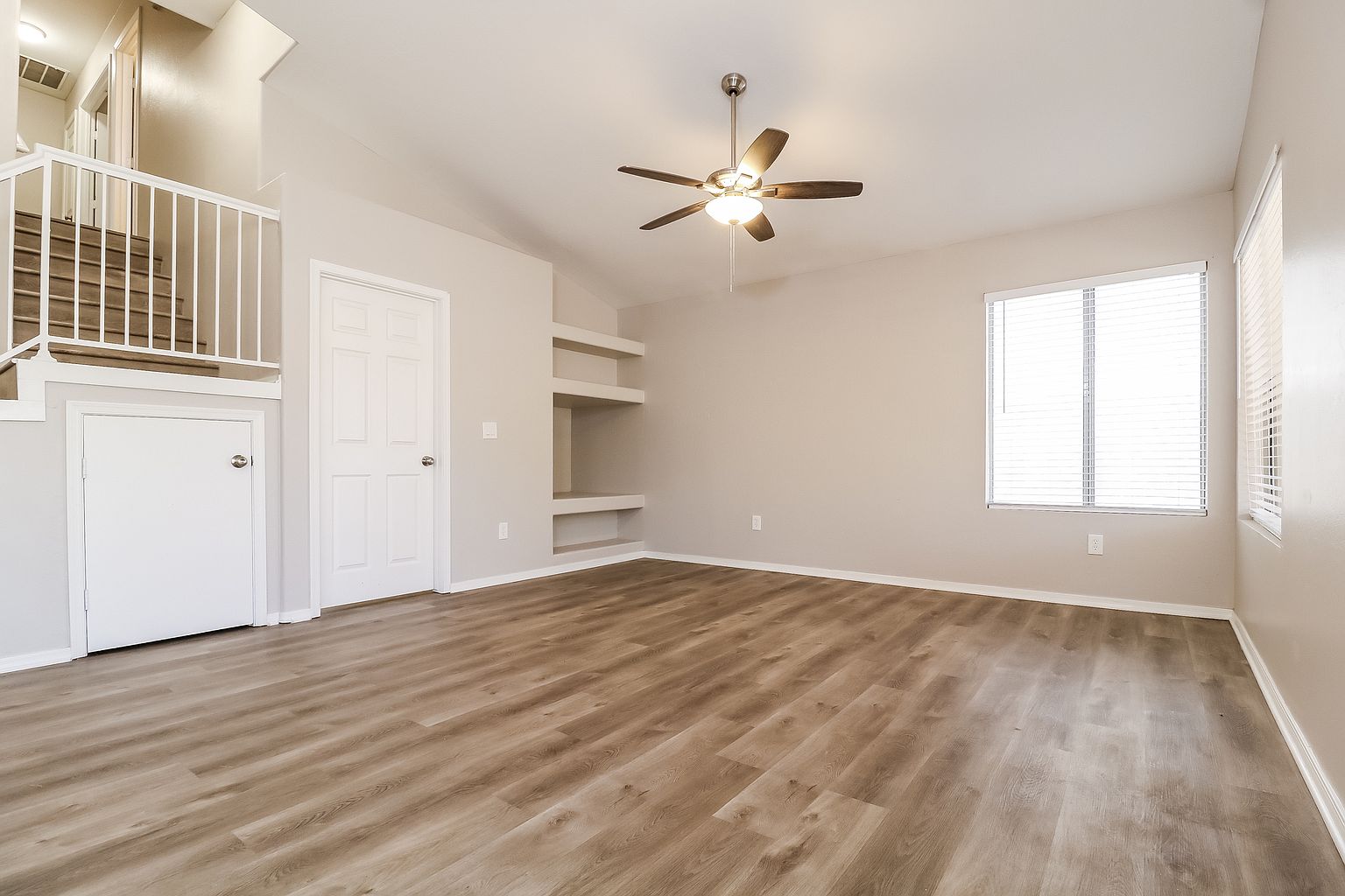 8876 W Greer Ave photo 5