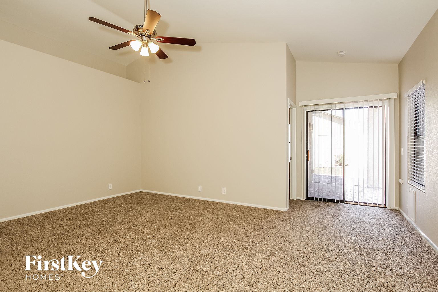 8764 W Laurel Ln photo 5