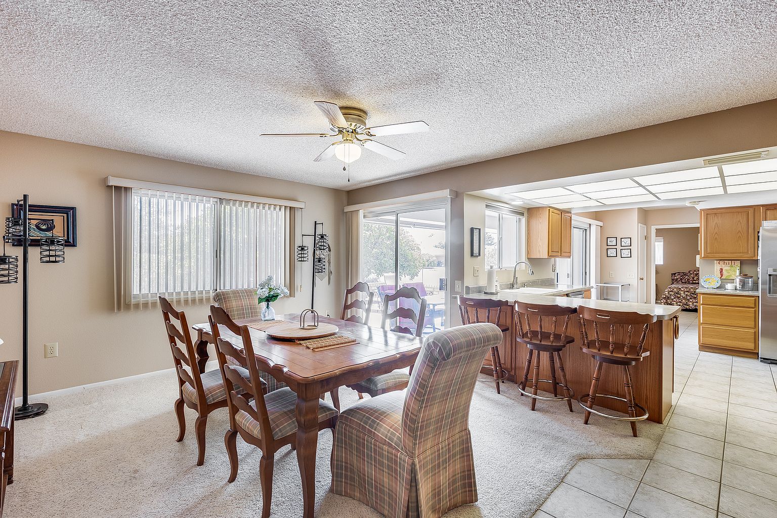 9739 W Desert Hills Dr photo 4