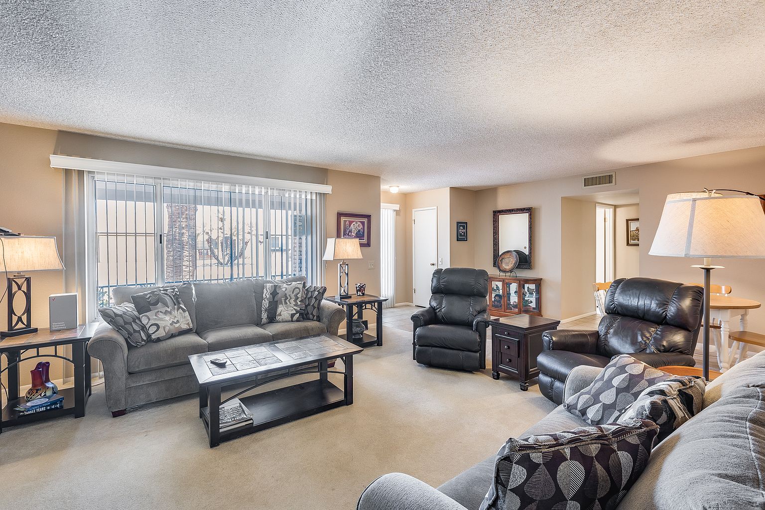9739 W Desert Hills Dr photo 3