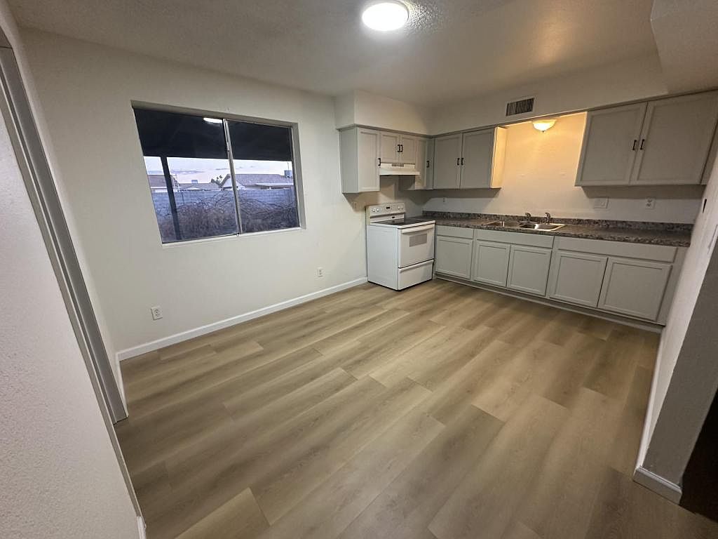9221 W Gary Rd Peoria, AZ 85345 photo 2