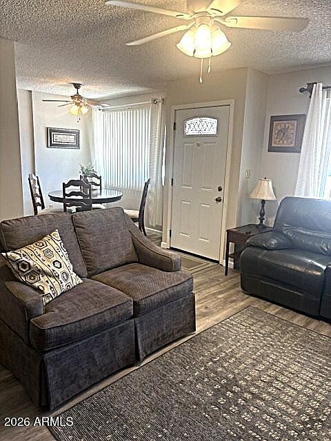 10104 N 96th Dr Peoria, AZ 85345 photo 3