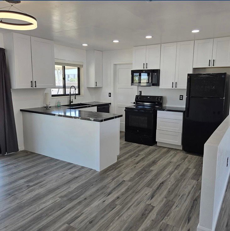 10521 W Loma Ln Peoria, AZ 85345 photo 4