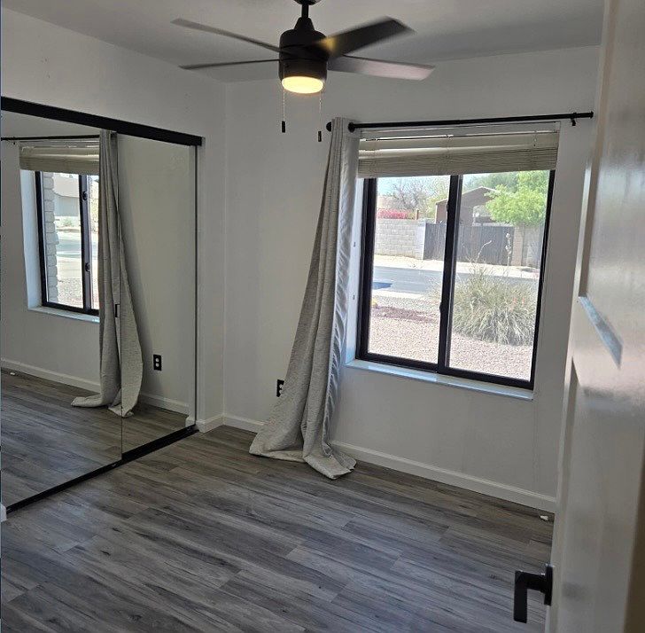 10521 W Loma Ln Peoria, AZ 85345 photo 3