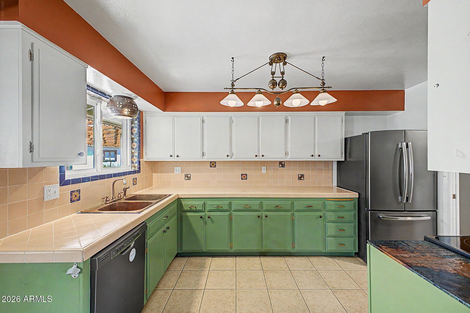 10260 W Desert Hills Dr photo 2