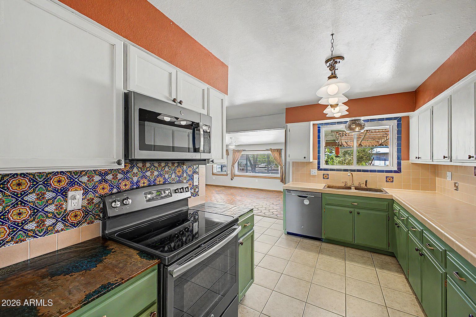 10260 W Desert Hills Dr photo 3
