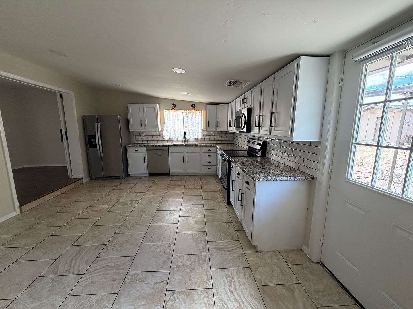 11401 W Duluth Ave photo 5