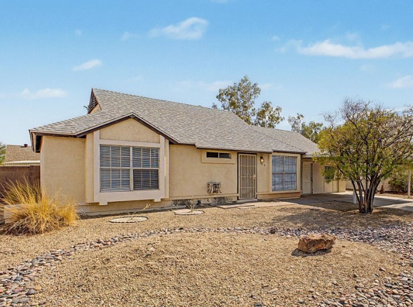 10719 W Vista Ave photo 3