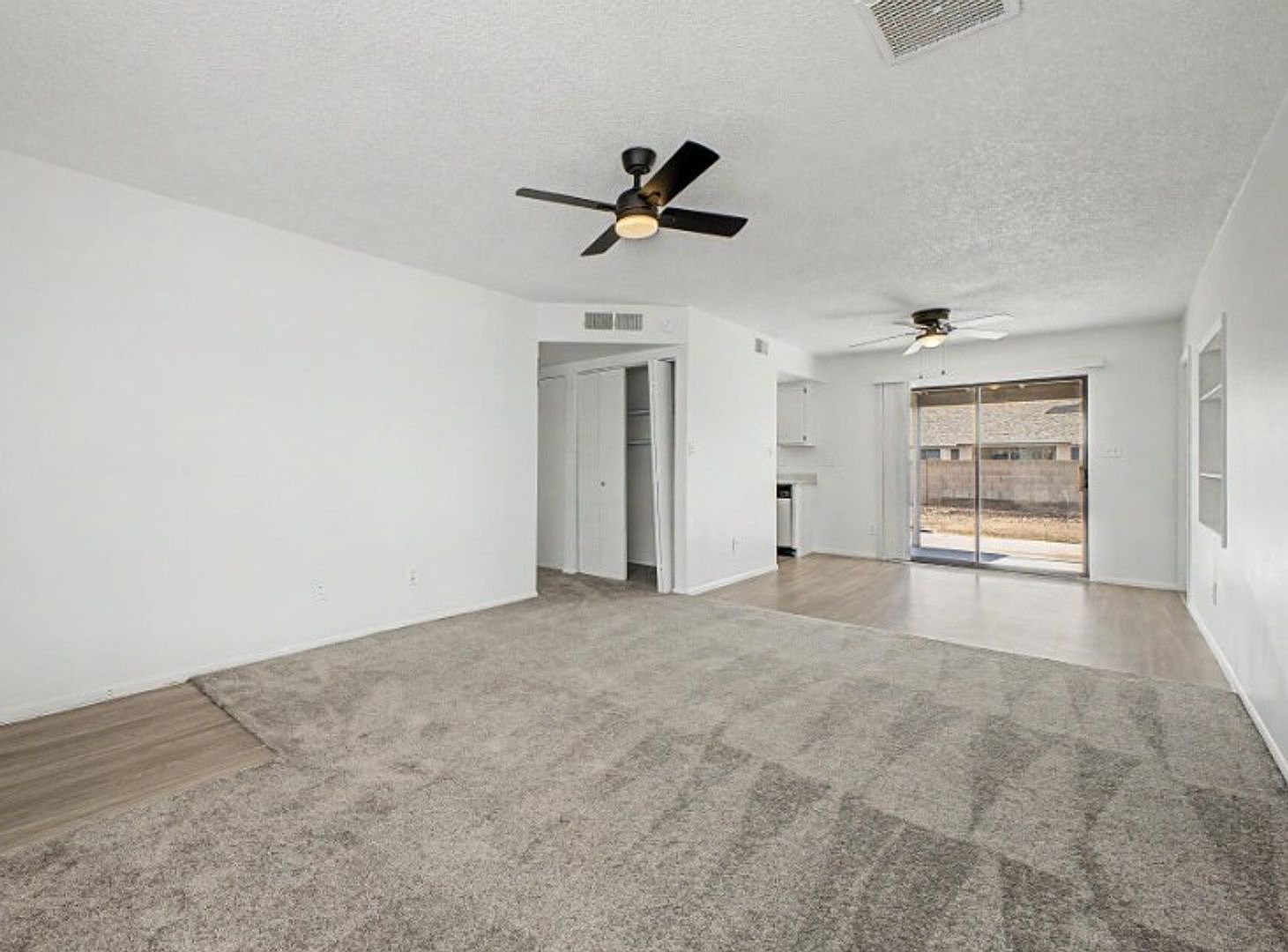 10719 W Vista Ave photo 5