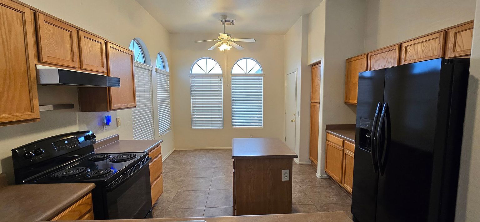 10936 W Vista Ave photo 5