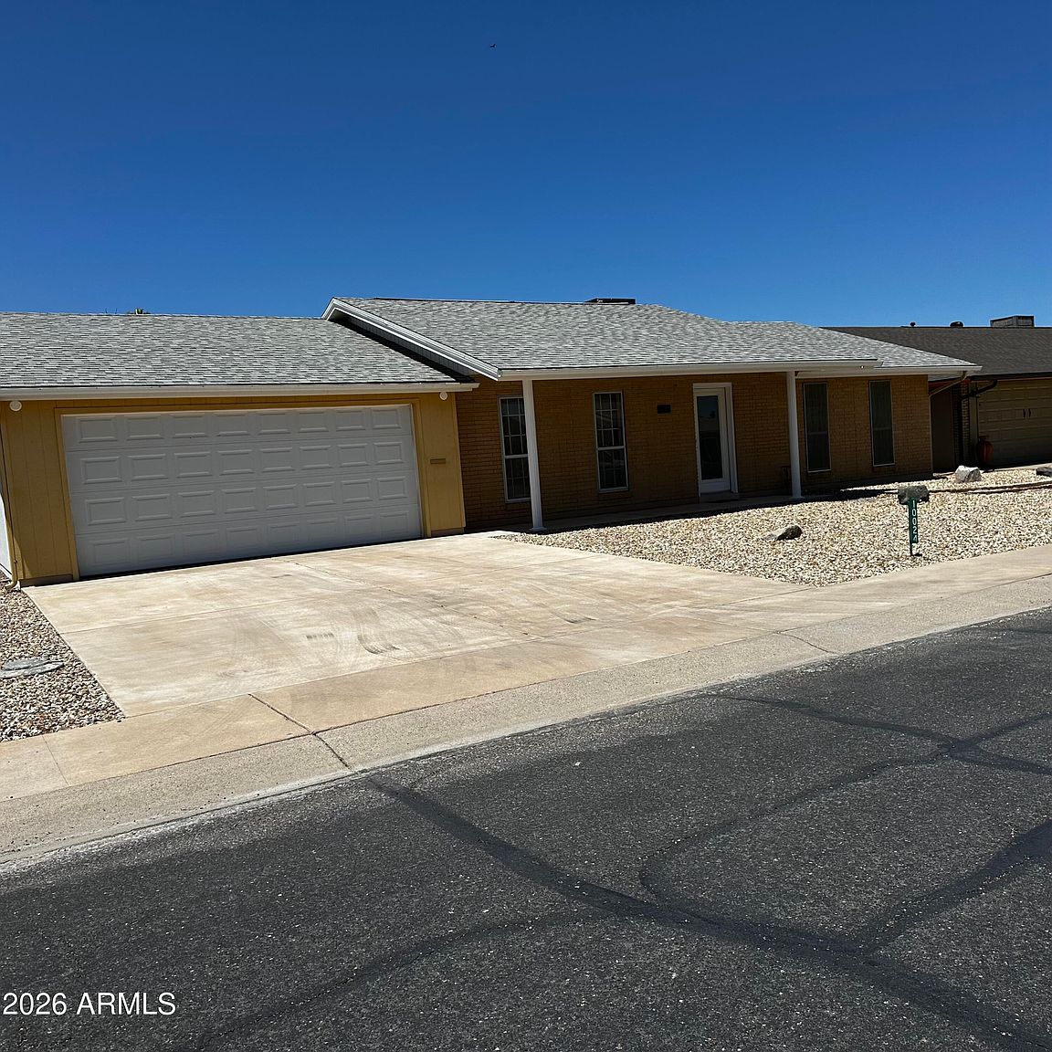 10024 W Denham Dr Sun City, AZ 85351 photo 4