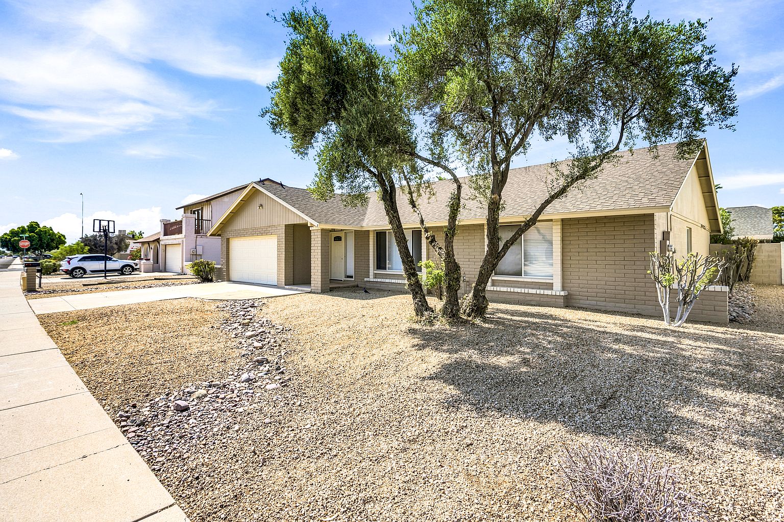 6232 W Sierra St photo 2