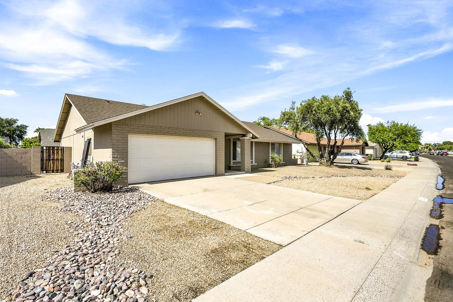 6232 W Sierra St photo 3