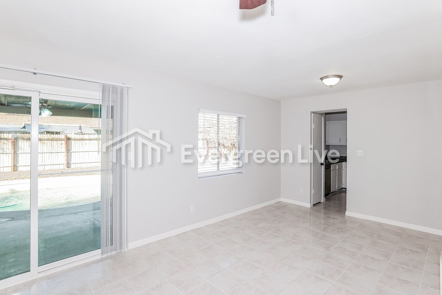 6604 W Christy Dr photo 5