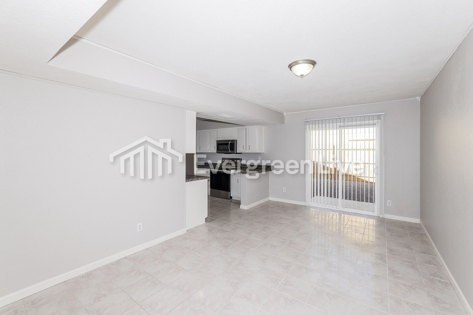 6604 W Christy Dr photo 3