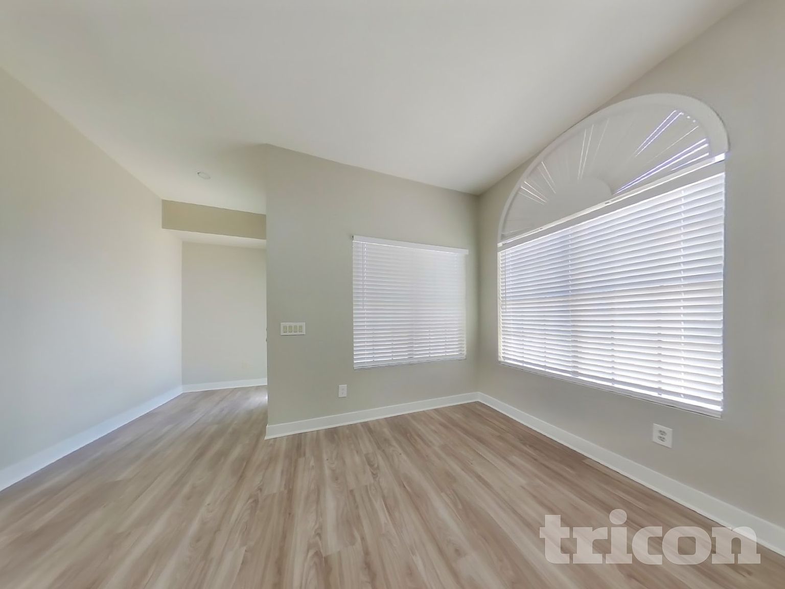 6340 W Mercer Ln Glendale, AZ 85304 photo 4
