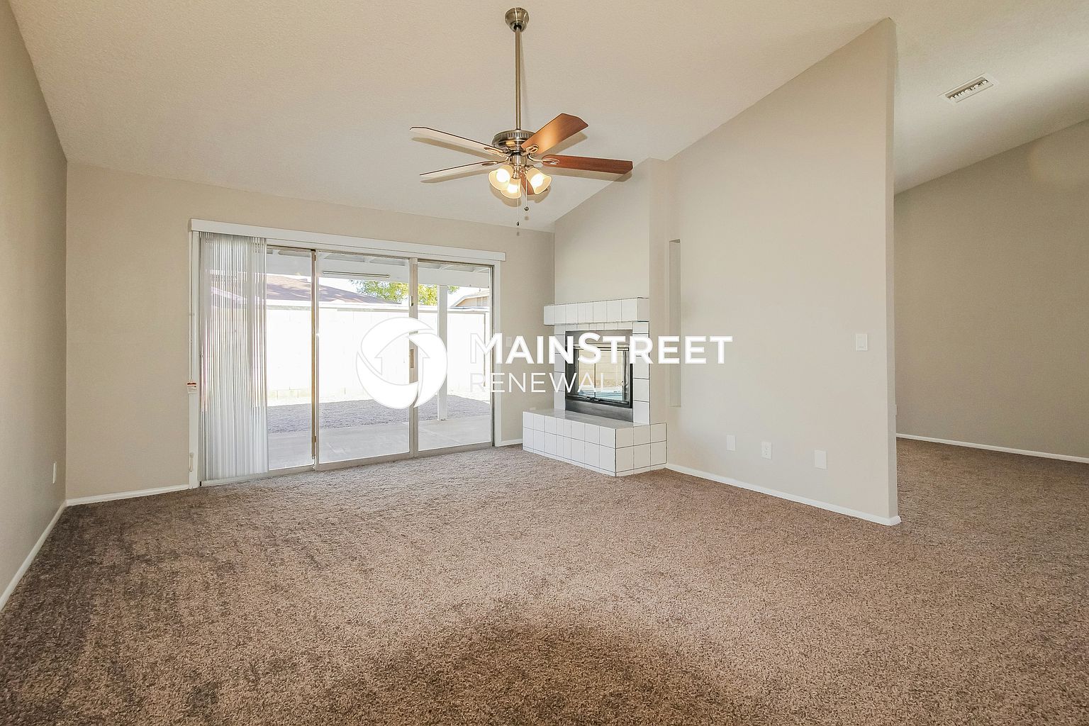 7426 W Sierra St photo 3