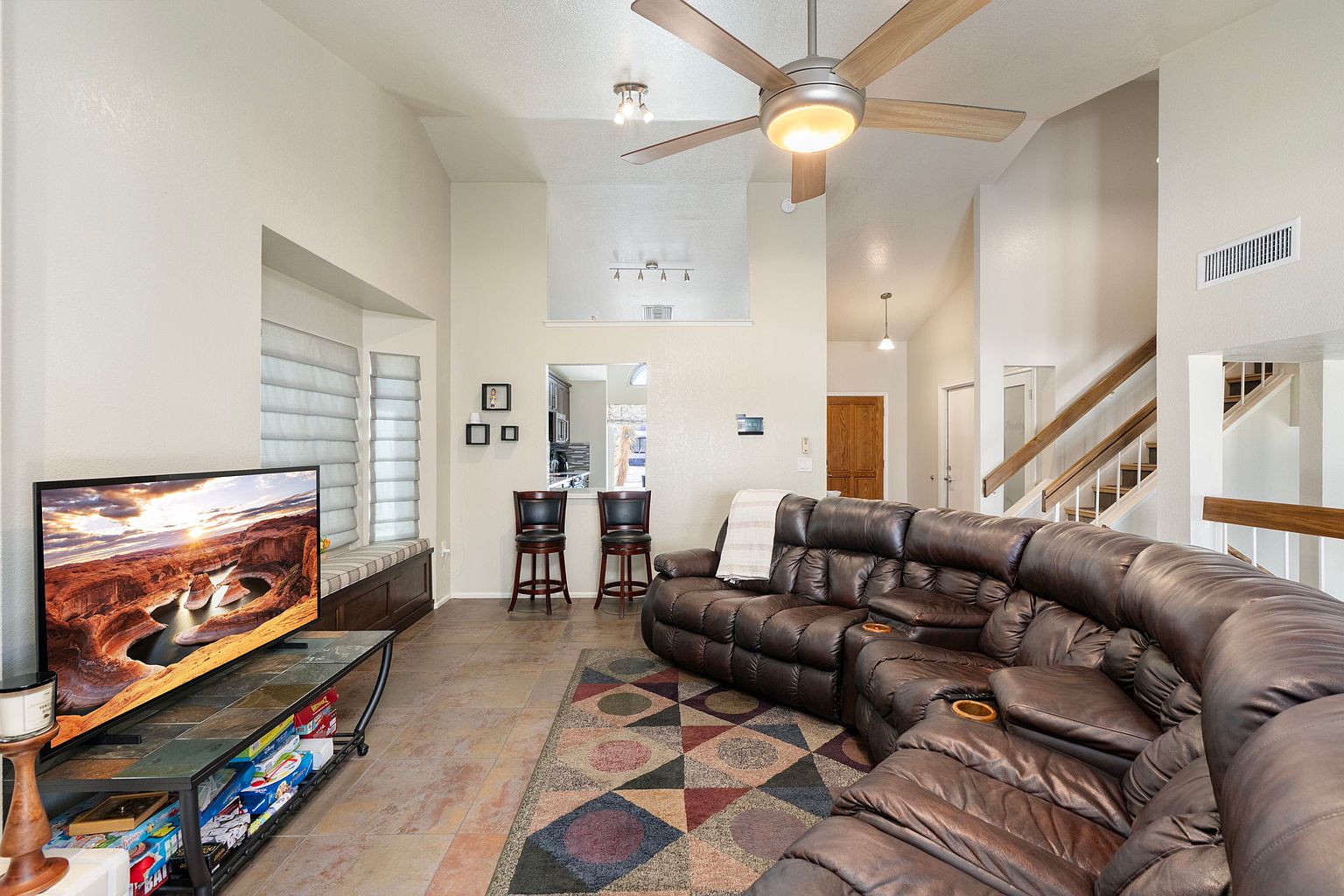 6824 W Cinnabar Ave photo 3