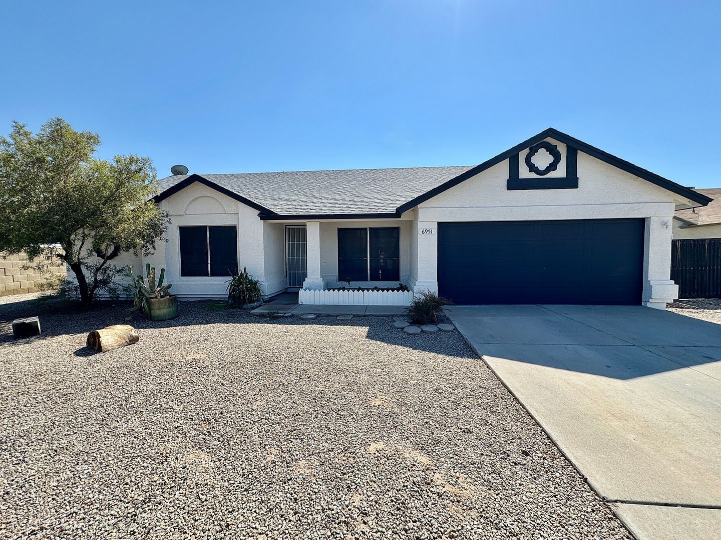 6951 W Cheryl Dr