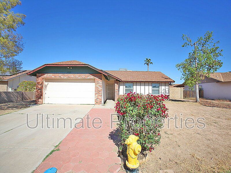 6938 W Cochise Dr photo 2