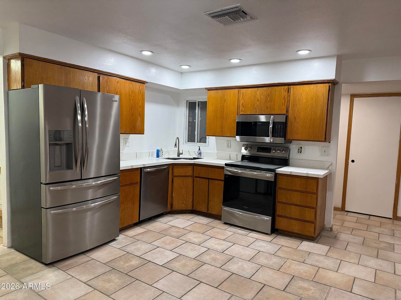 6410 W Purdue Ave Glendale, AZ 85302 photo 2