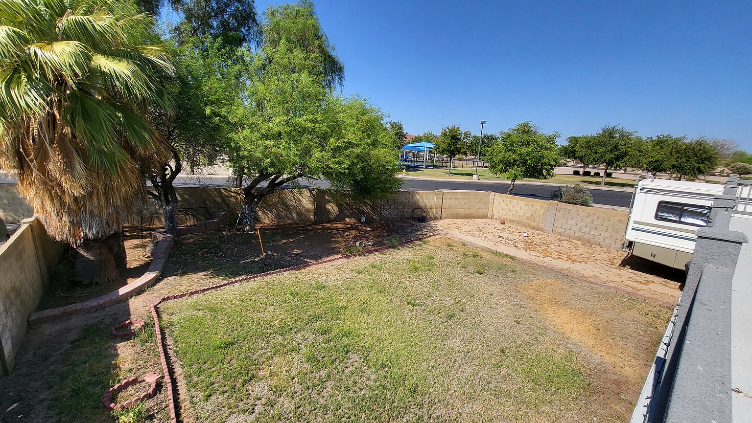 6040 W Brown St photo 4