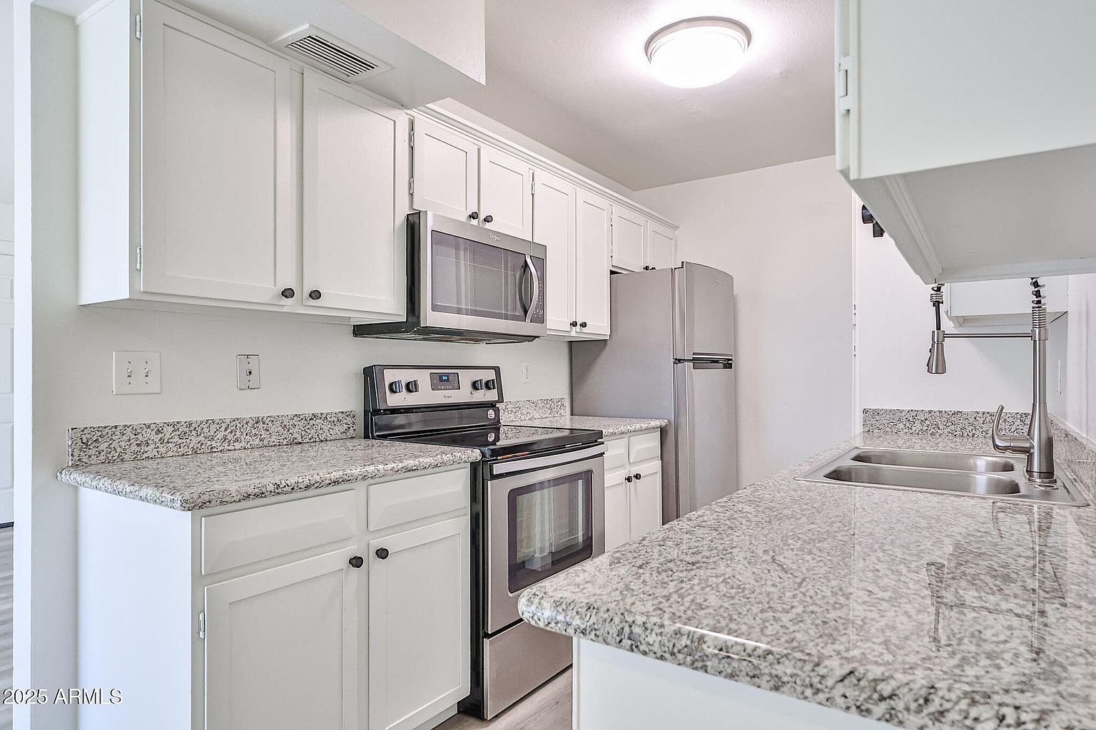 6024 W Golden Ln Glendale, AZ 85302 photo 4