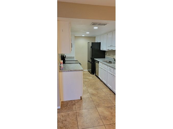 6024 W Townley Ave photo 4