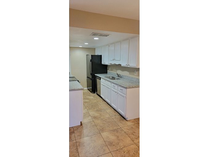 6024 W Townley Ave photo 3